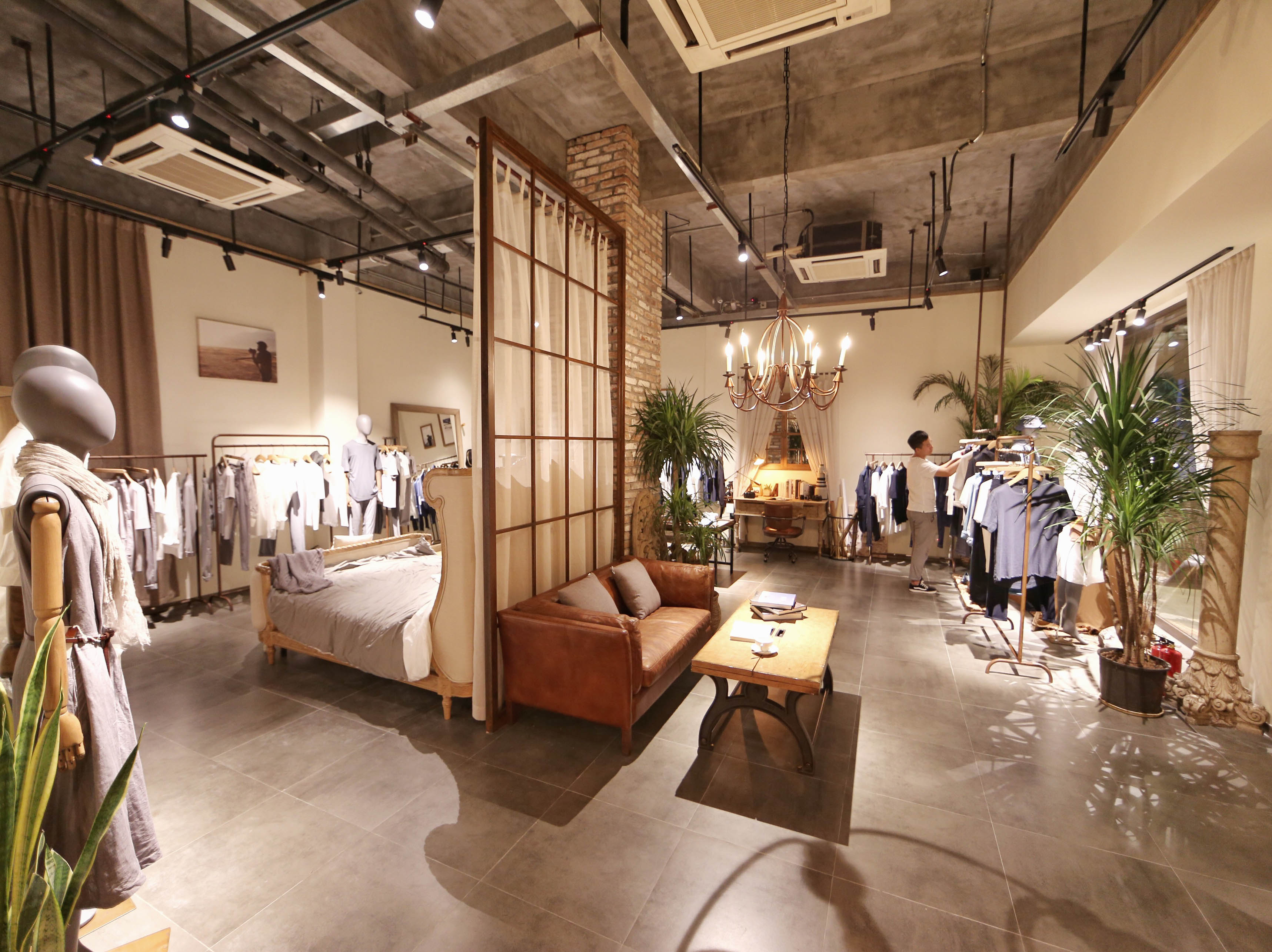 长春欧亚奥特莱斯大马路一楼综合店